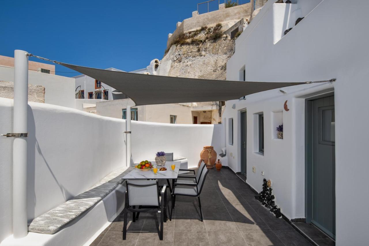 Astrea Suites Feggaropetra Cave House Fira  Exterior photo
