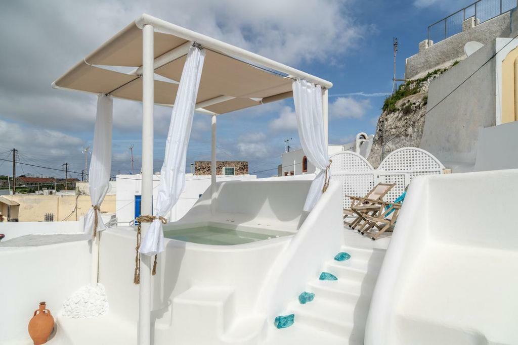 Astrea Suites Feggaropetra Cave House Fira  Exterior photo